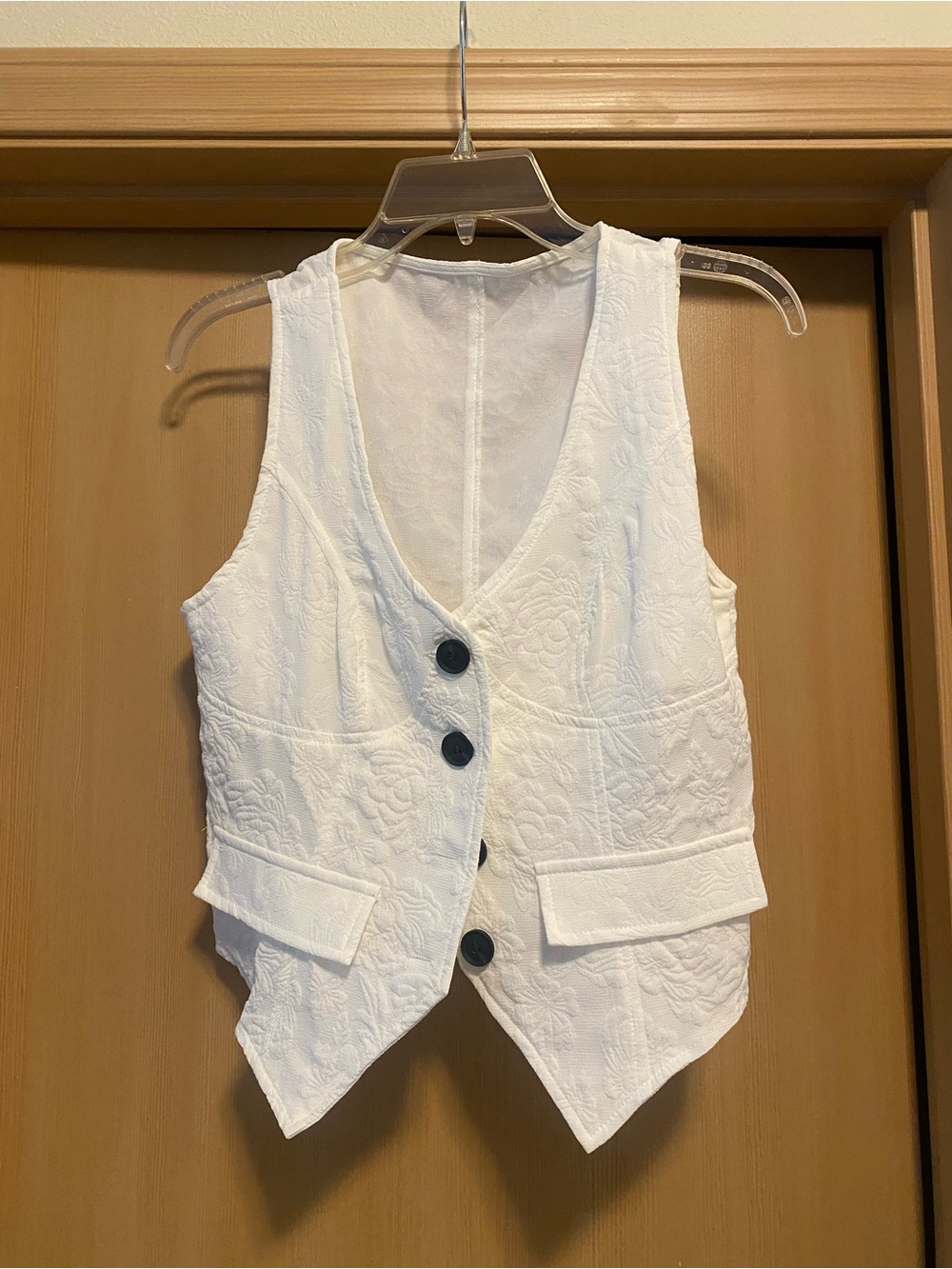 SHEIN White Textured Floral Vest Tank Top